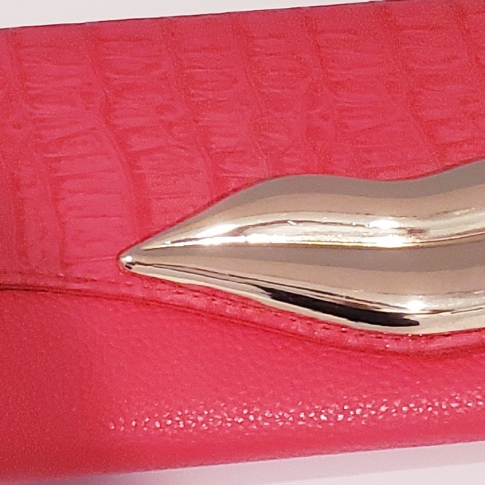 NWT Gold Lips Wristlet - Picture 5 of 5